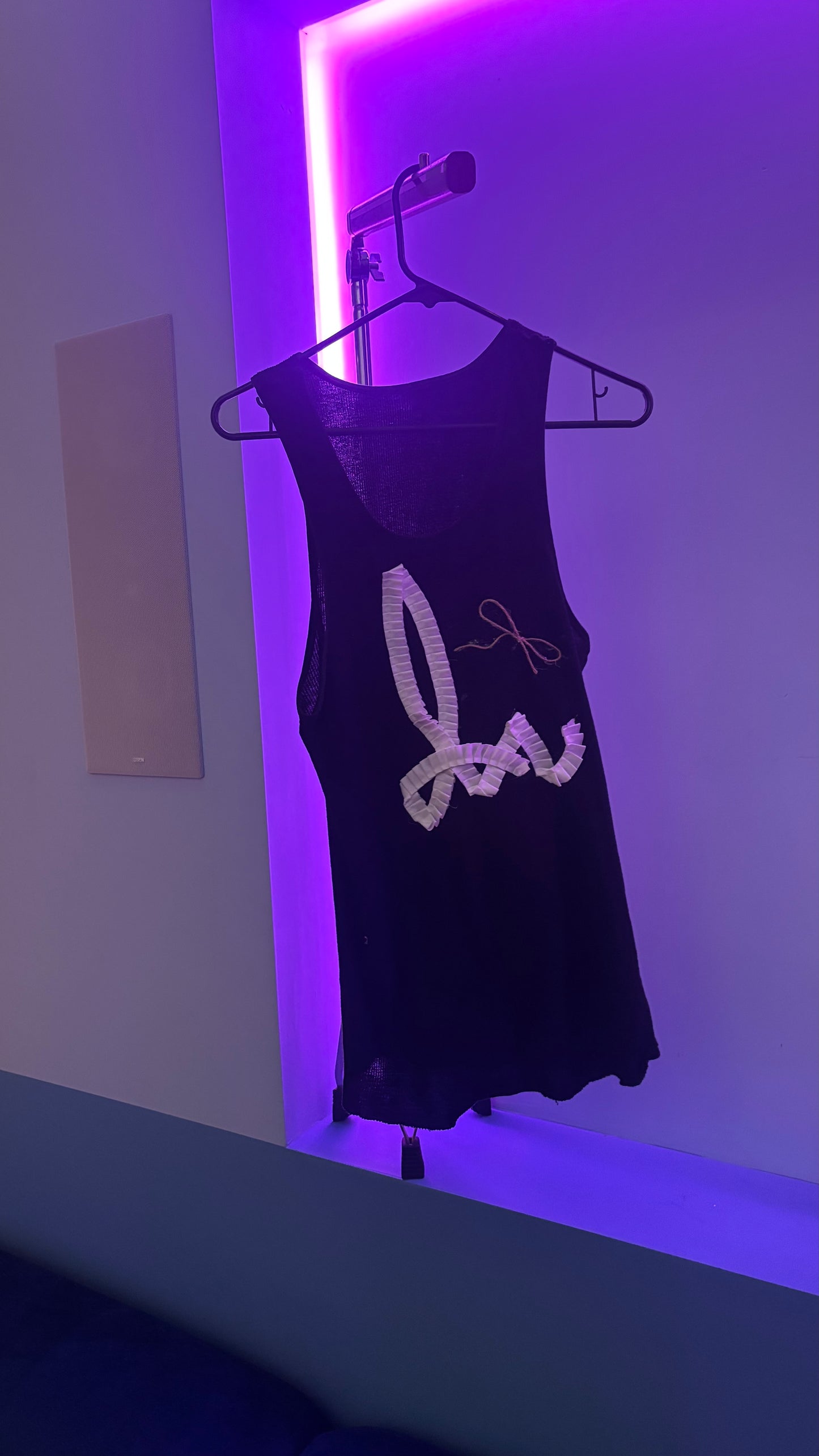 Lux1 malibu wife beater (Black)
